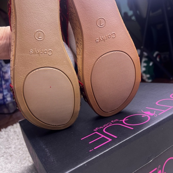 WOMENS CORKYS RED GLITTER WEDGES NIB SIZE 7 - Picture 11 of 13